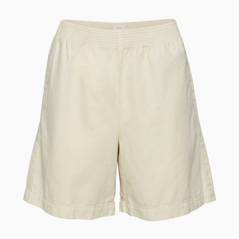 Aritzia Wilfred Free Nova Shorts in Cream/Bone